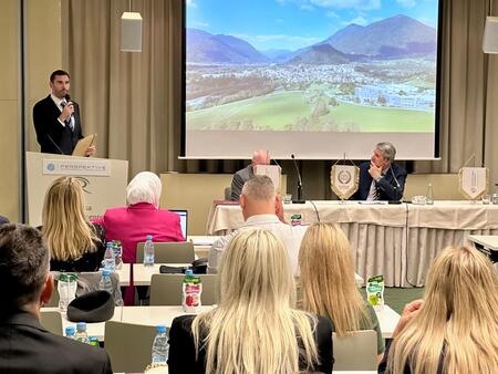 GlobalLocal - podelitev nagrade (arhiv občine)  (1)